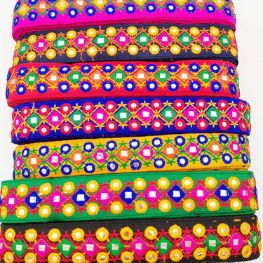 Black Multicoloured Indian Mirror Trim, Kutch Embroidered Navratri Garba Dress Trim Bridal Lace, Indian Sari Border 38 mm Wide Trim Per Yard